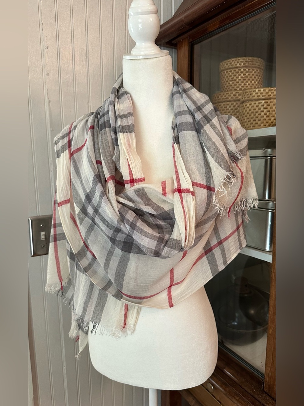 V. FRAAS • women’s plaid scarf • lightweight, but warm